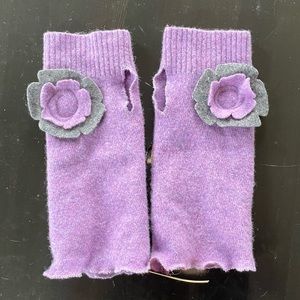 Knit purple fingerless gloves